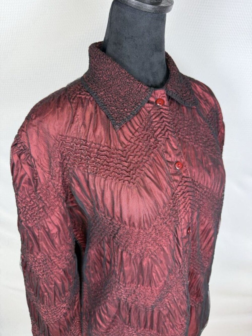 Coldwater Creek Red Crinkle Button-Up Top Lightweight Textured Chevron Medium - Picture 4 of 15